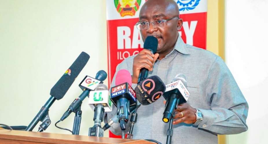 Bawumia assures road construction equipment for MMDAs this month