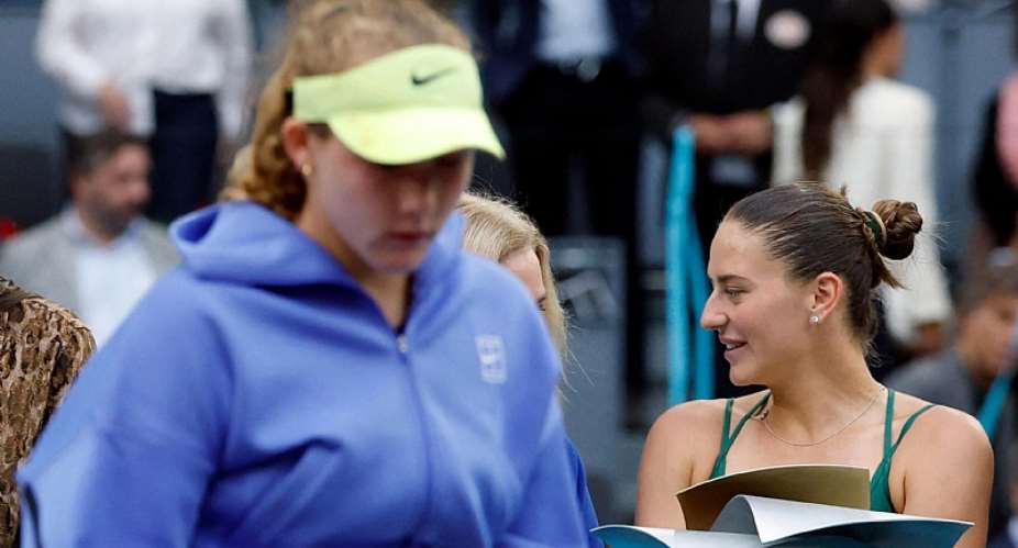 Getty ImagesImage caption: Ukraines Marta Kostyuk (right) beat Russias Mirra Andreeva when they met in last months Madrid Open final