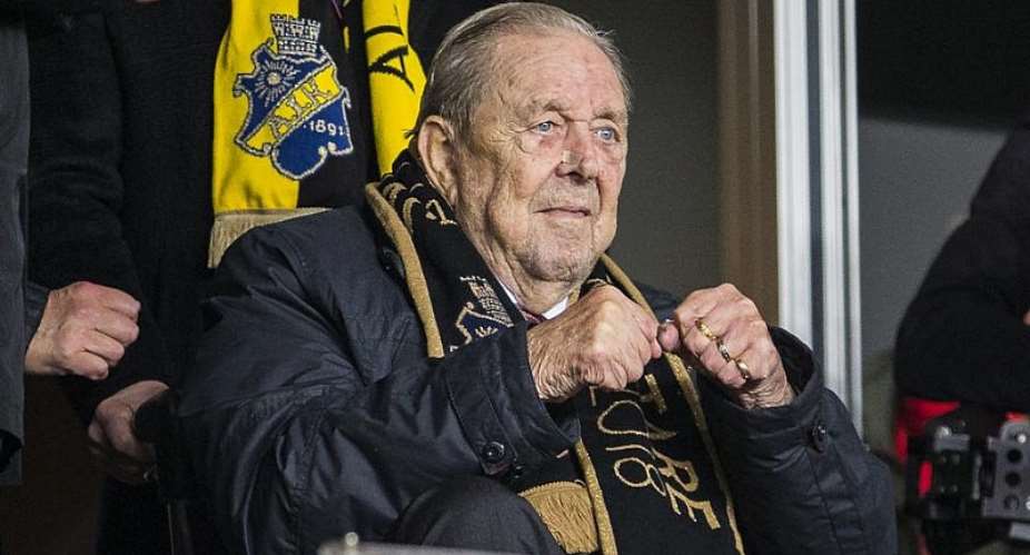 Former Uefa President Johansson Dies At 89