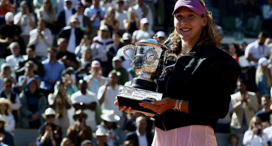 Mirra Andreeva beat Maja Chwalinska 6-3, 6-2 to win the womens singles title at the 2026 French Open. -  Pierre Ren-Worms/RFI