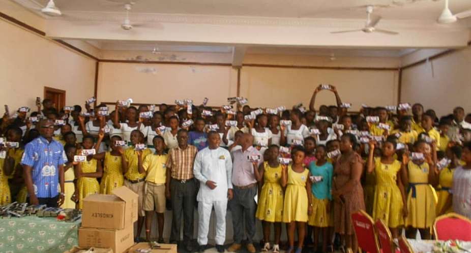 Tarkwa-Nsuaem MP Donates 3,250 Maths Sets To BECE Candidates