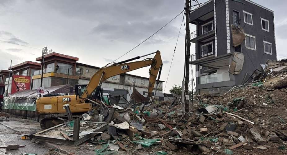 Death toll rises to two as rescue efforts continue in Avenor building collapse