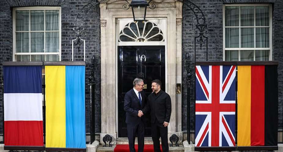 Ukraines President Volodymyr Zelensky is welcomed by Britains Prime Minister Keir Starmer at 10 Downing Street ahead of a meeting that includes the leaders of France and Germany on June 7, 2026. -  Henry Nicholls, AFP