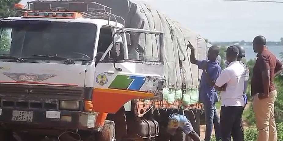 Kwahu South: 12 persons arrested for attempting to smuggle bags of cocoa beans