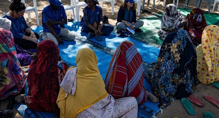 IOM DDG for Operation Ugochi Daniels meets with Chadian women forced to flee the ongoing fighting in Sudan. Photo: Franois-Xavier Ada AffanaIOM