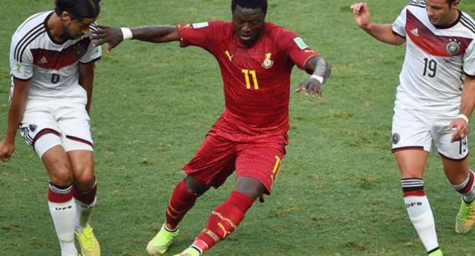 Ghana's sports minister wants Sulley Muntari to return to the Black Stars