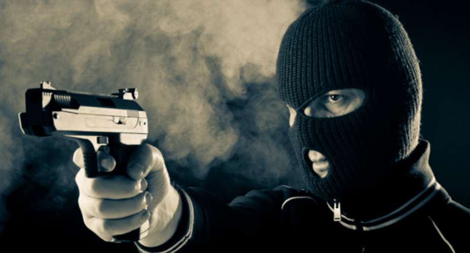 Robbers Shoot Police Officer At Lapaz