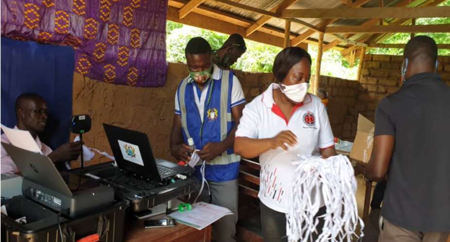 DCE Visits Voter Registration Centres In Tain