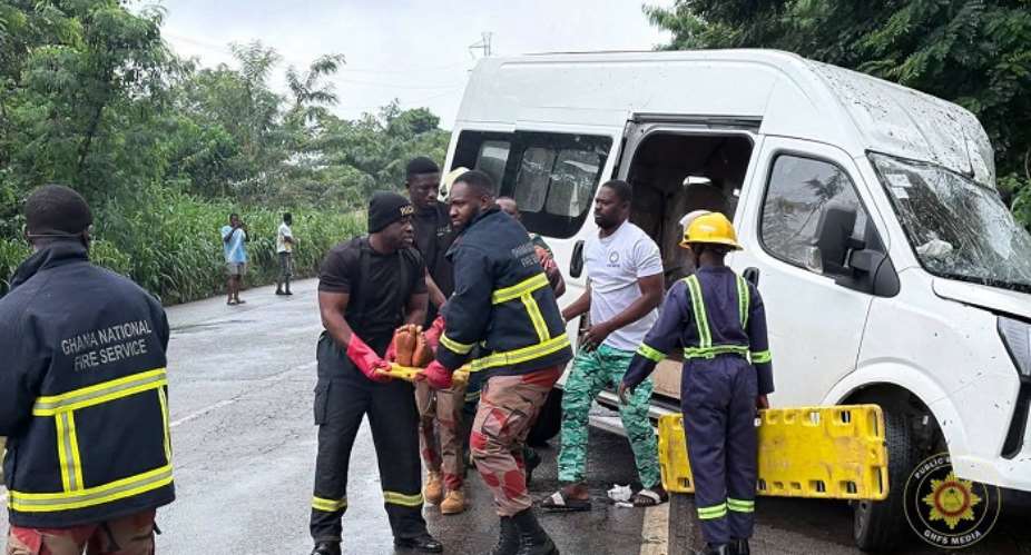 Three killed, 15 injured in crash on Kumasi-Accra highway