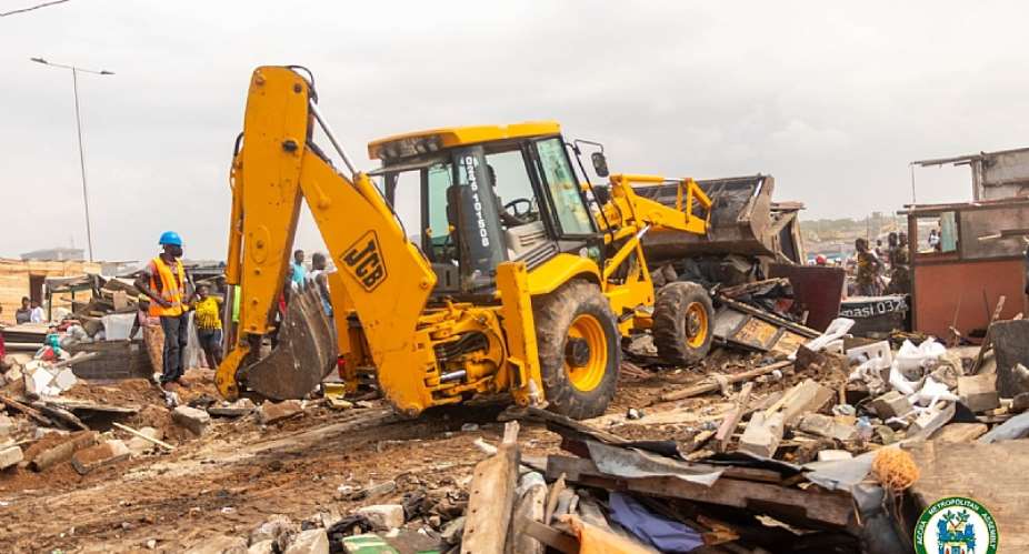 AMA demolishes illegal structures at temporary ‘fishing bay’ in Jamestown