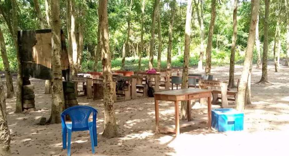 Lack of classrooms: Teachers and learners still under trees at Adaklu Avedzi