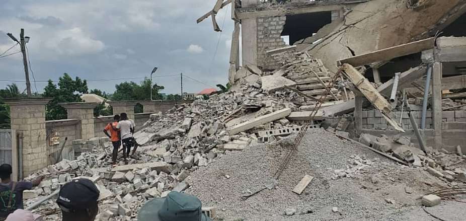 A/R: Collapsing storey building at Sewuah kills mason