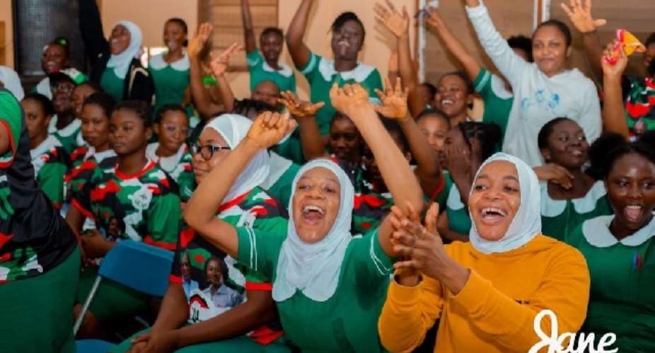 Mahama pays 6-month alawa of nursing trainees
