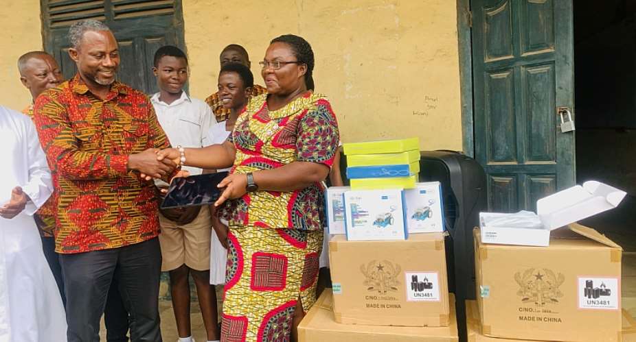 Obuasi East MP donates 100 tablets to school children