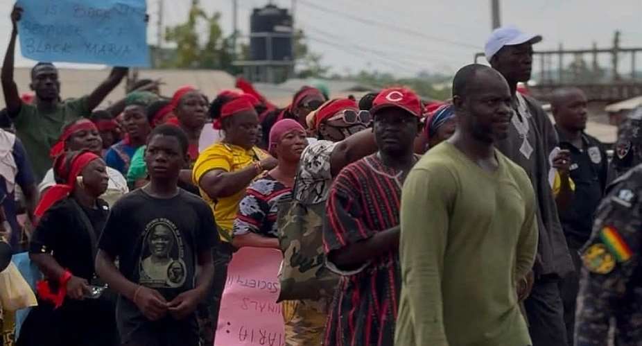 Bolga Traders Hit the Streets: Keep the Black Maria Team in Upper East!