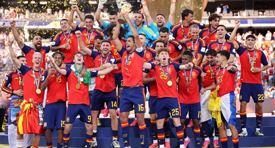 Torres the hero as dominant Spain overcome 10-man Argentina in extra time for second World Cup crown