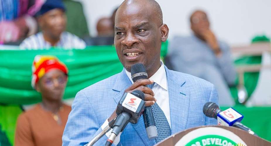 Gov’tprovidesGHS900,353,000 to support 317,841 students under No-Fees-StressPolicy