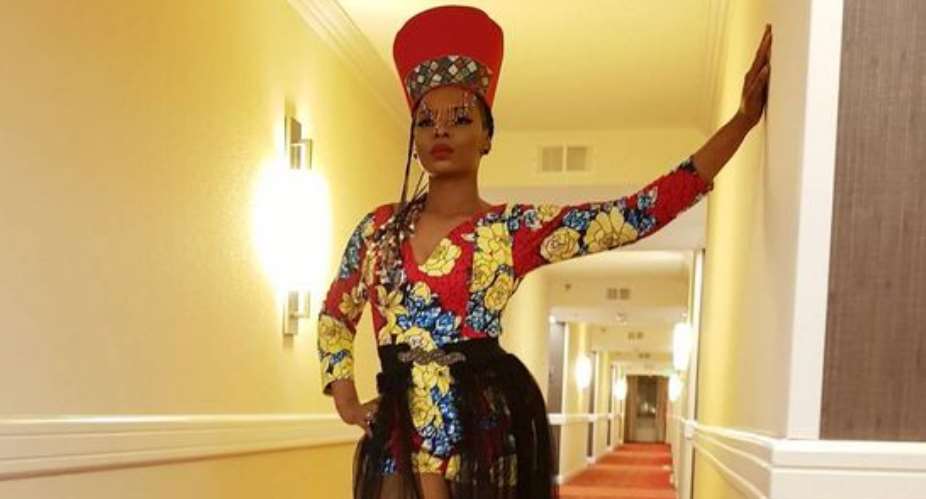 Singer, Yemi Alade Stuns in Ankara Outfit While on US Tour