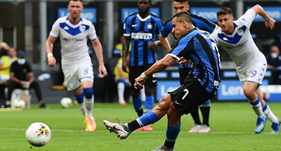 Inter Milan romp past Brescia to keep Serie A title hopes alive
