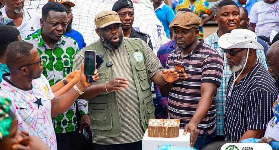 Accra Mayor disburses relief package to flood-hit communities