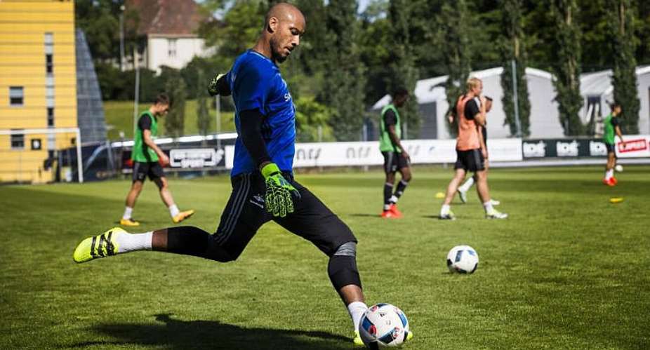 Adam Kwarasey holds first training session with Rosenborg