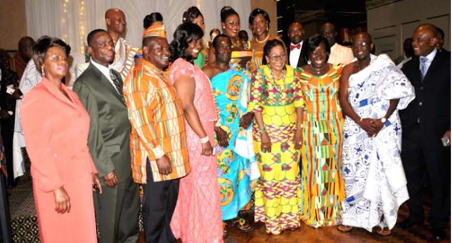 Guests of the Toronto 2015 pose for a picture with Lordina Mahama