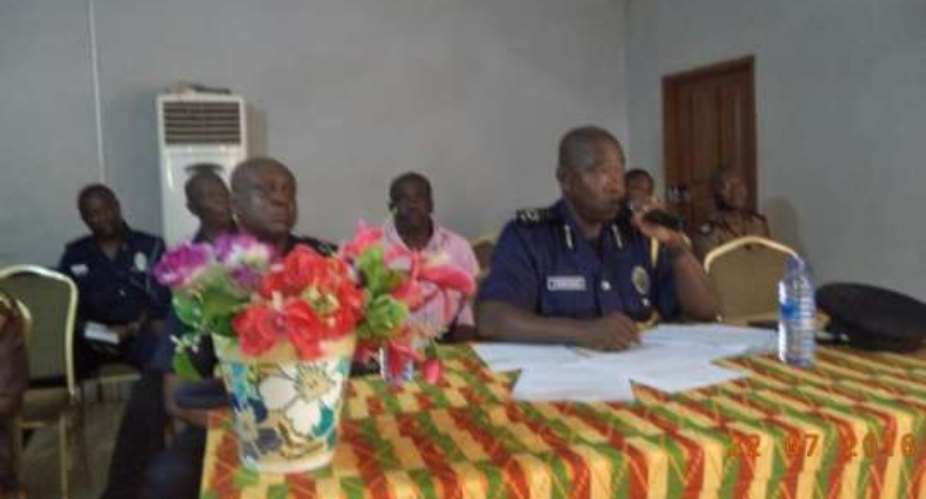 Vigilantes groups are unlawful - Police commander