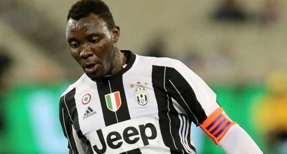 Kwadwo Asamoah in action as Juventus lose in Melbourne