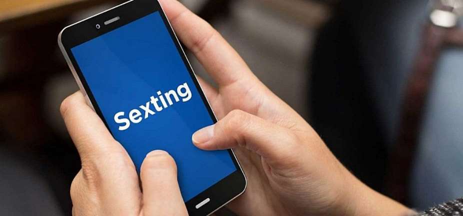 New insights into young mens sexting practices in youth sexting culture