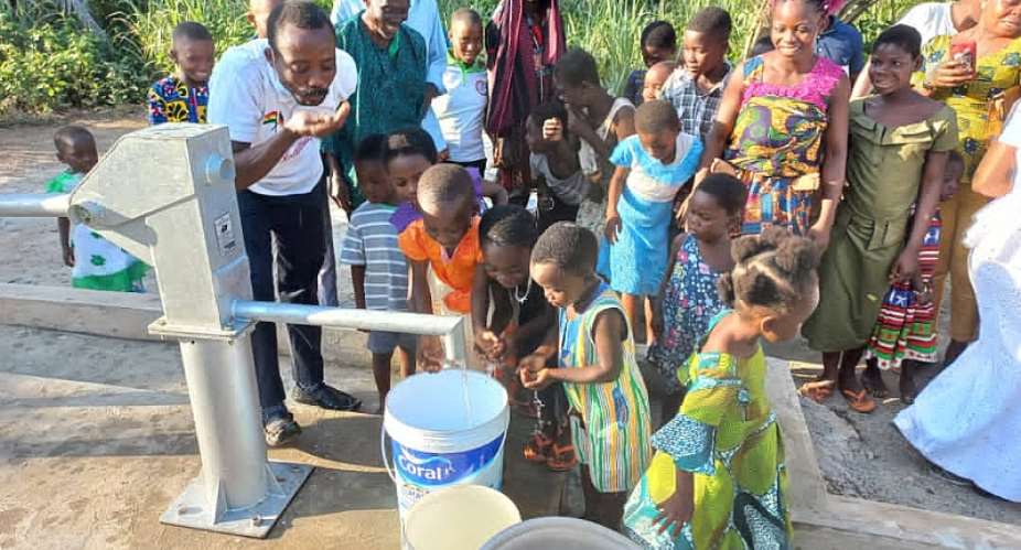 Akatsi South: Madamfo Ghana foundation donates borehole to Deve community