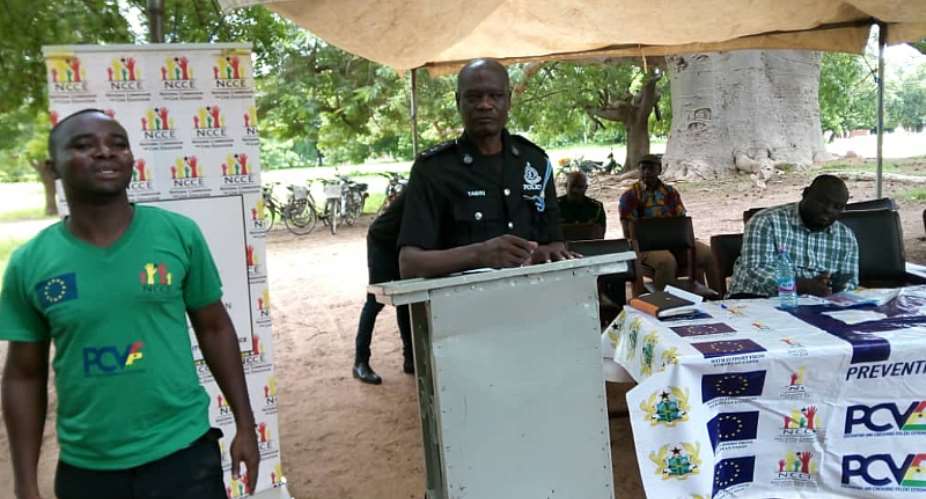 Stop using police to scare children when they do something wrong, they will grow to dislike Police – Parents told