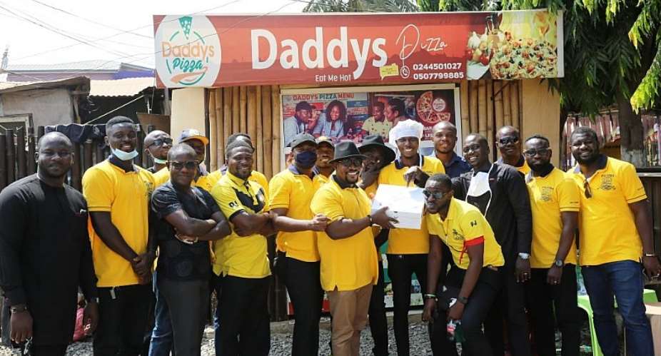 Pojoba 2006 Year Group Pay Courtesy Call On Daddy's Pizza