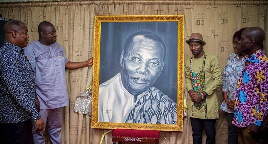 Art Director Prince Kojo-Hilton donates late Efo Kodjo Mawugbe's Image to National Museum