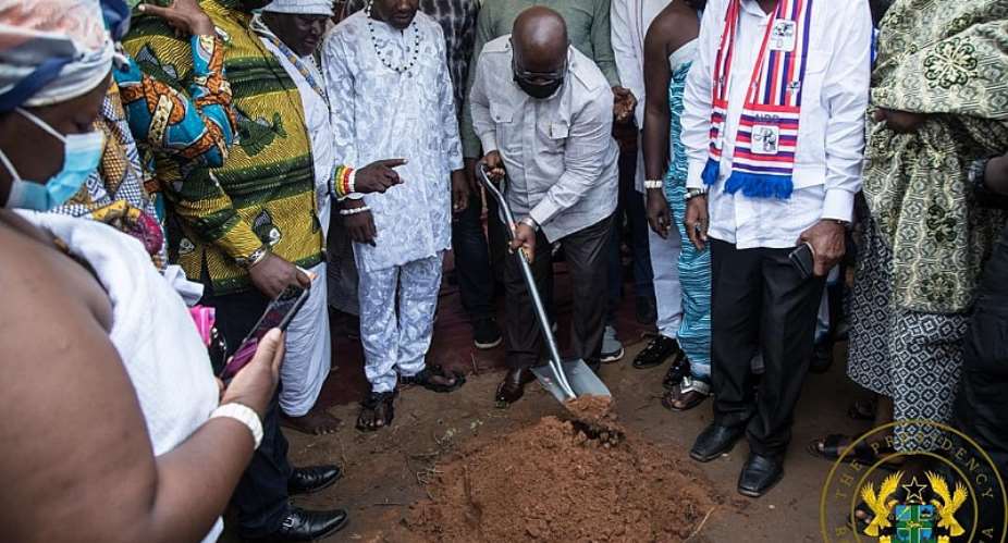 President Akufo-Addo cuts sod for rehabilitation of Dome-Kitase road