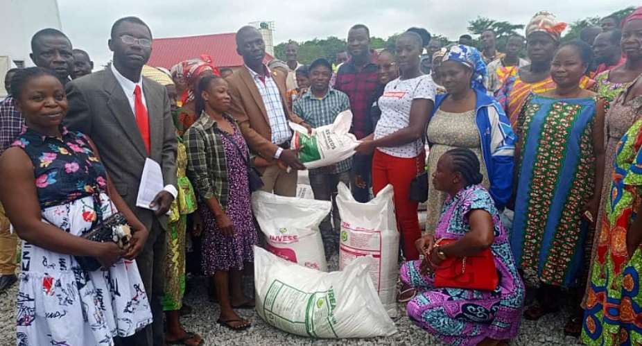 PFJ: Distribution of free fertilizer, hybrid maize seed to 1,101 farmers begins in Techiman South