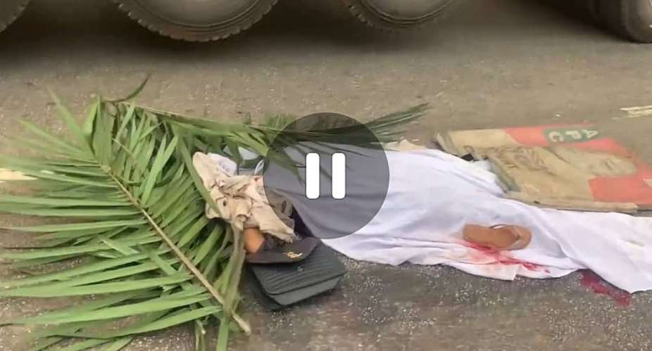 Aboabo:Woman crashed to death by long vehicle