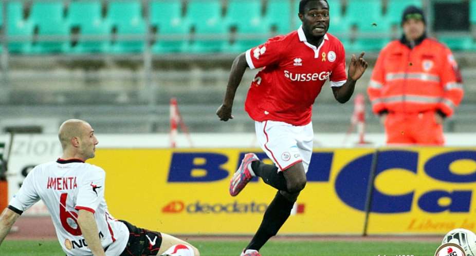 Ghanaian forward Kingsley Boateng scores in Bari's friendly win over Trento