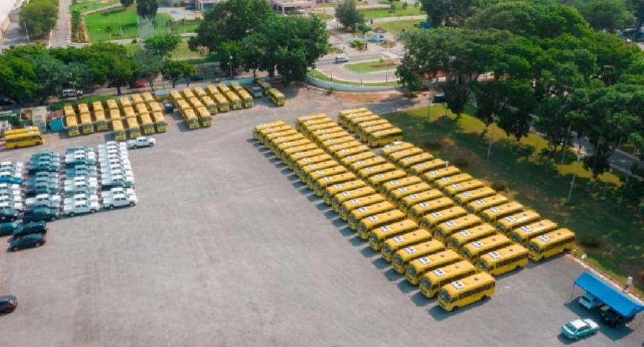 Bawumia Presents 100 Buses To Schools