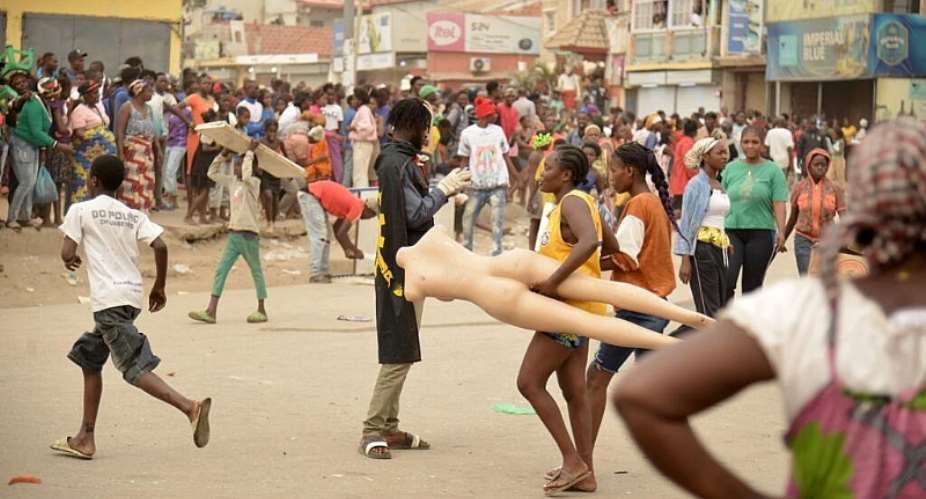 Taxi strike over fuel hike spurs deadly riots in Angolan capital