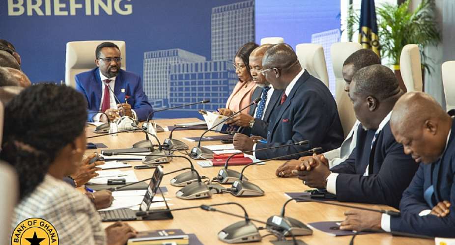 Bank of Ghana cuts policy rate to 25% as inflation falls, cedi strengthens