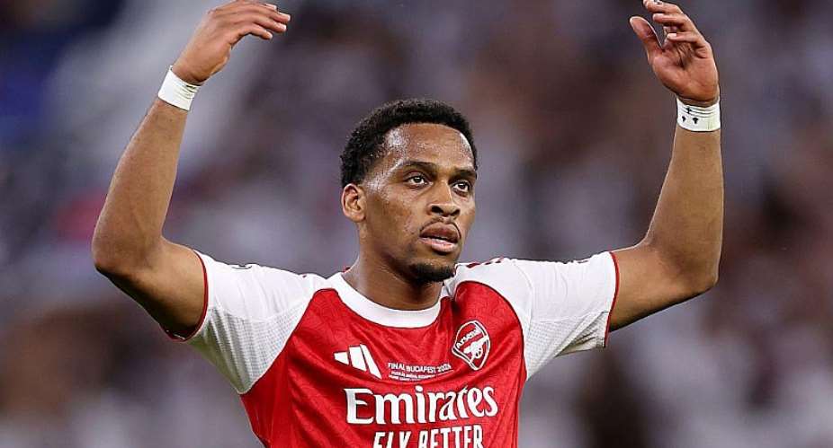 Jurrien Timber leaves Arsenal training camp with groin issue