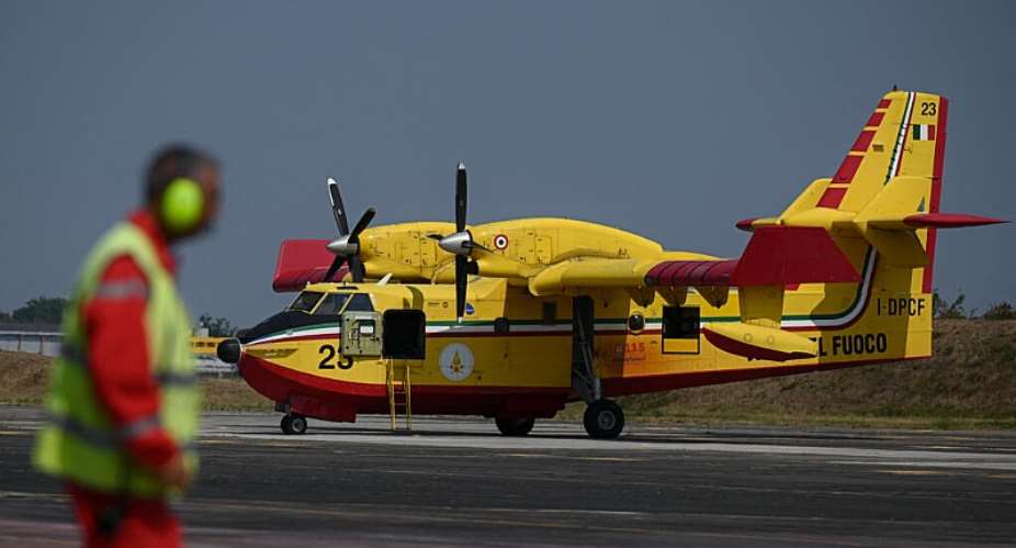 An Italian Canadair firefighting plane, deployed to help battle wildfires in France. - AFP - PHILIPPE LOPEZ