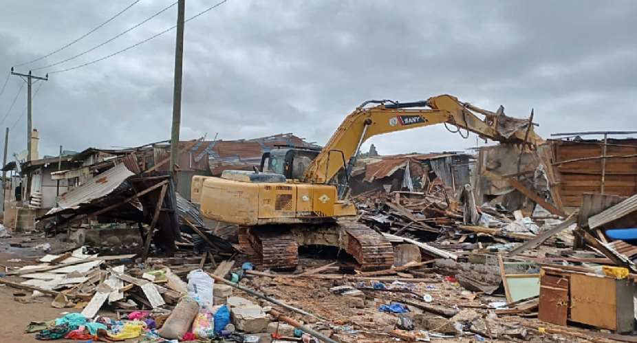 Asokore-Mampong Municipal assembly demolishes notorious slum at New Zongoin Asawase