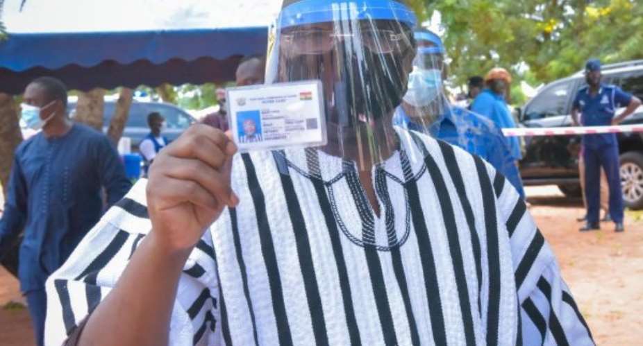 Bawumia Gets New Voter Card