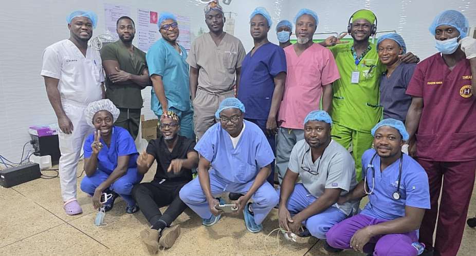 Group photograph with healthcare volunteers of Georgia