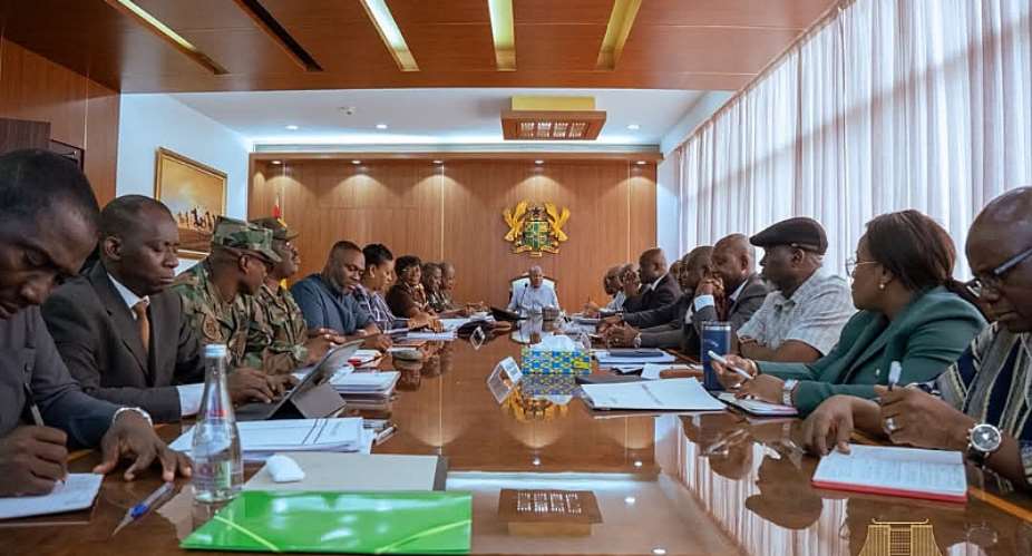 PresidentMahamaengages with national securityover floods disaster