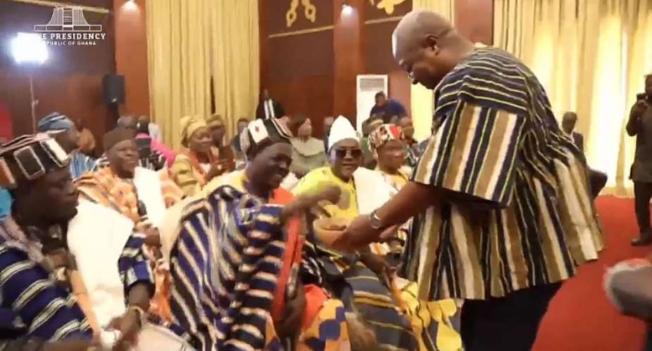 PresidentMahamahosts Upper West RegionhouseChiefs at Jubilee House