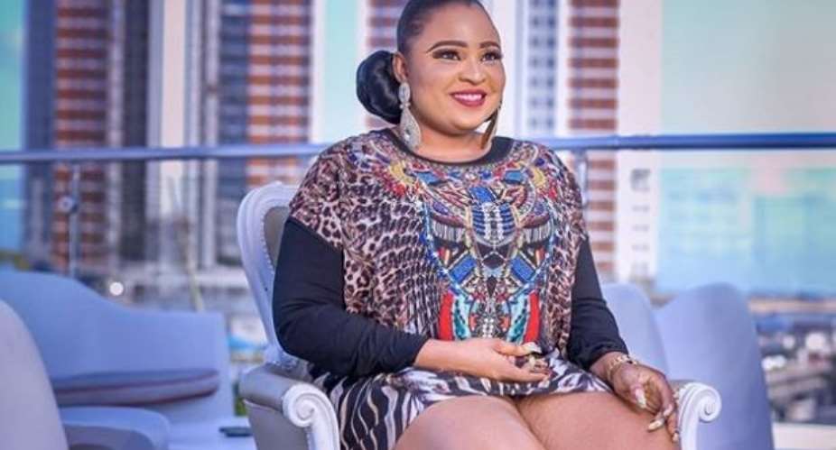 Actress, Abimbola Ogunnowo host Friends to Mouth-Watering Birthday Party