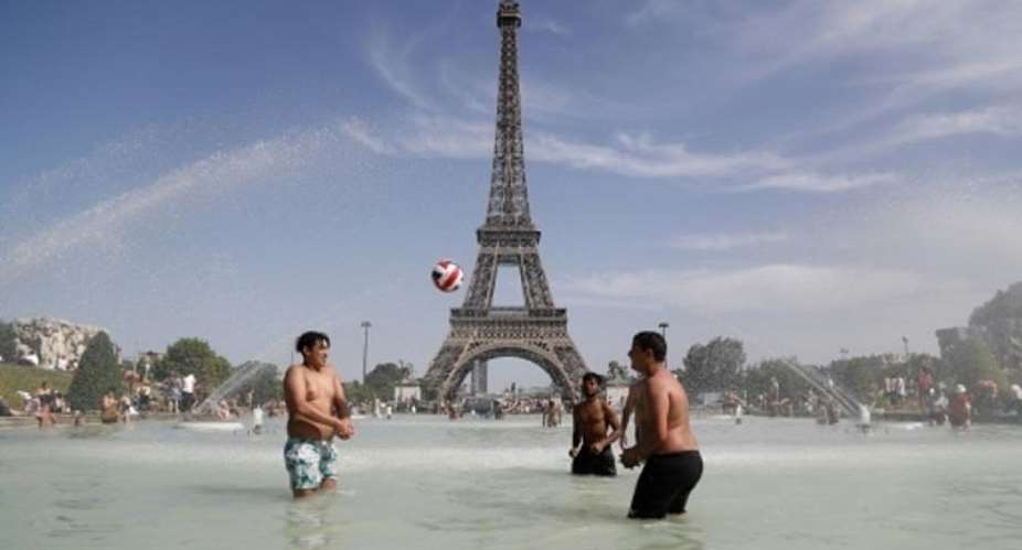 Red alert in 15 French departments: The heat is on, storms a-comin'