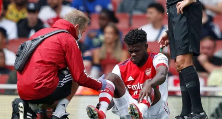 Thomas Partey: Arsenal midfielder suffers injury setback during defeat to Chelsea